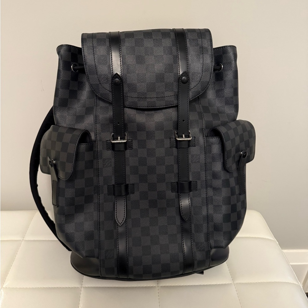 Louis Vuitton backpack 9/10 condition